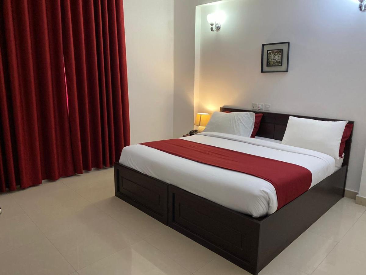 Azaiba Hotel Apartments Maszkat Kültér fotó